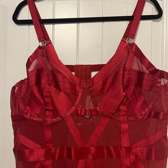 NWT TORRID Cut Out Strappy Chemise Red Size 3 - Picture 5 of 8